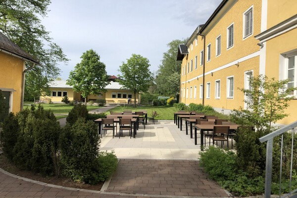 American International School в Австрії