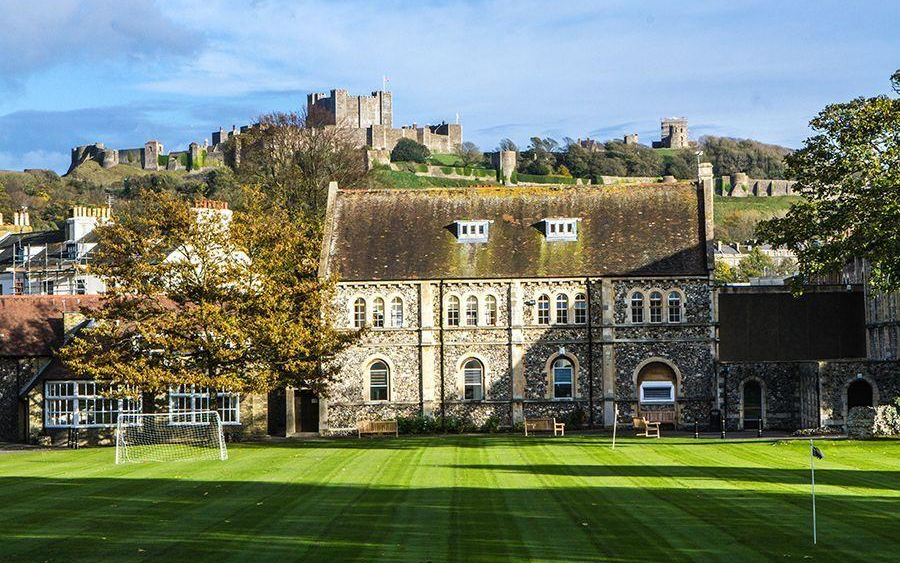Dover College в Англії